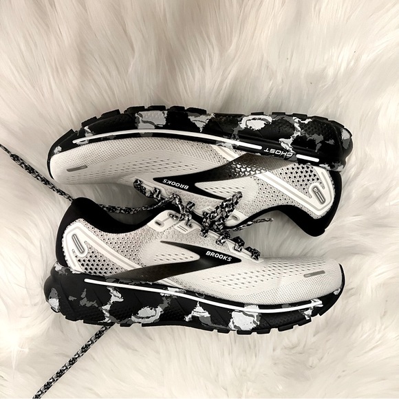 Women's Ghost 14 Camo Running Sneakers from Finish Line brooks size 8 - Picture 1 of 9